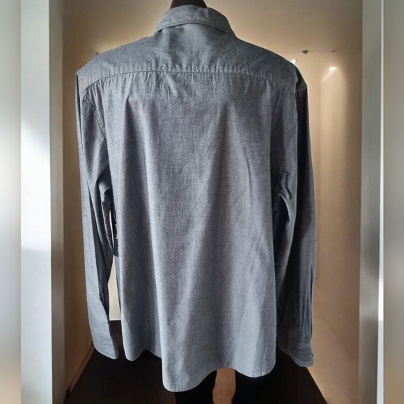 ๐๏ธ Marc Ecko Cut & Sew Deadly Threads ๐ฏ% Cotton Gray Casual Button Down Shirt - Picture 3 of 9